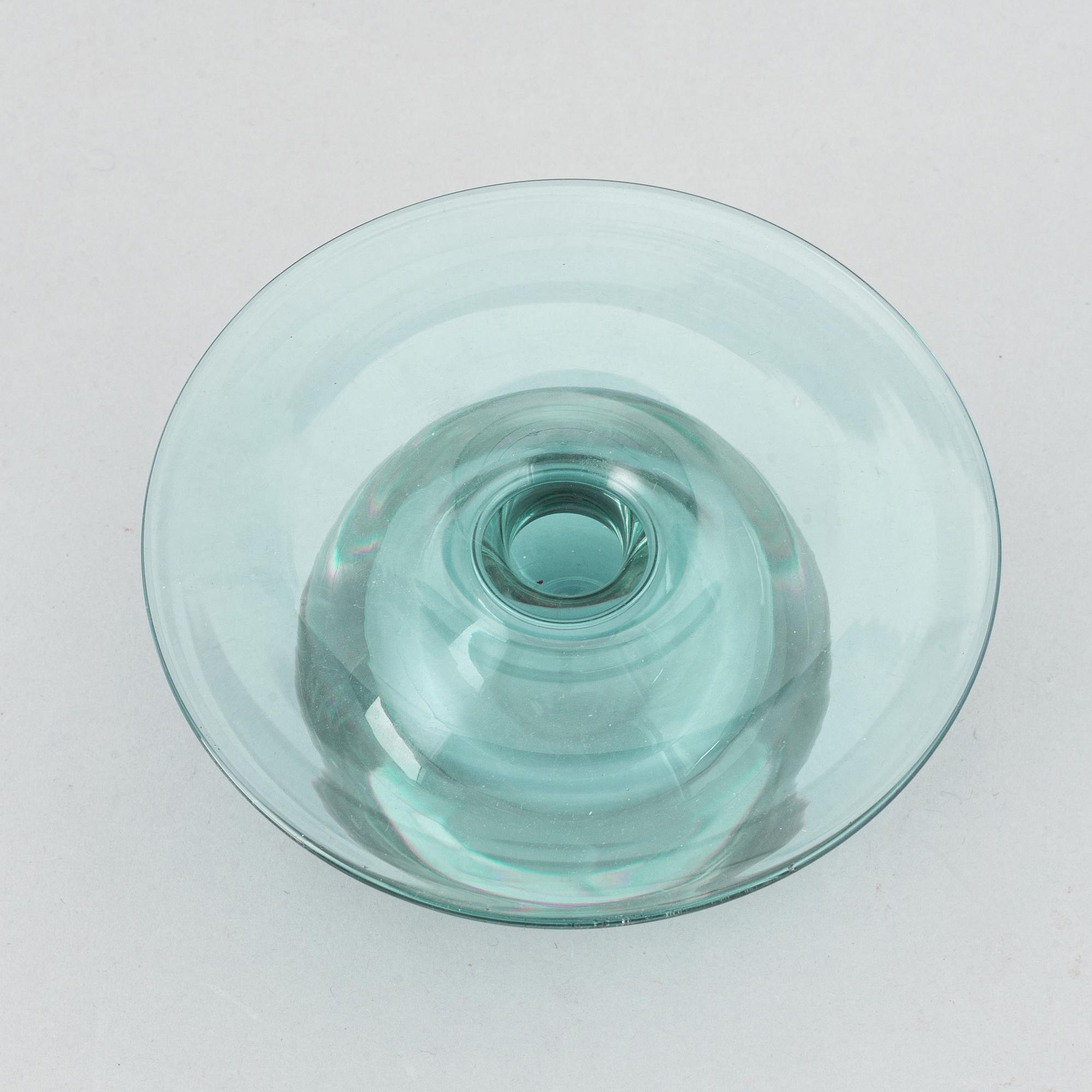 A signed 'Saturn' glass vase by Nanny Still, Riihimäen Lasi Oy, Finland.