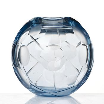 Vicke Lindstrand, a cut glass vase, Orrefors 1931.