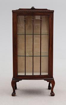 VITRINSKÅP, England, 1900-talets första hälft.