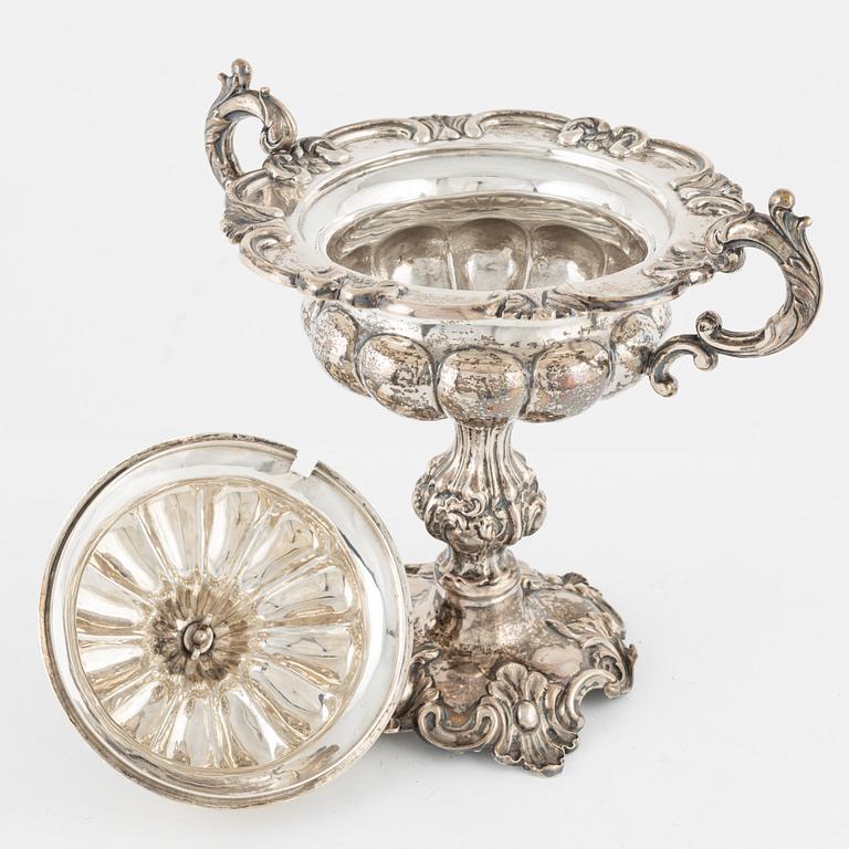 Gustaf Möllenborg, sockerskål, silver, Stockholm, 1860.