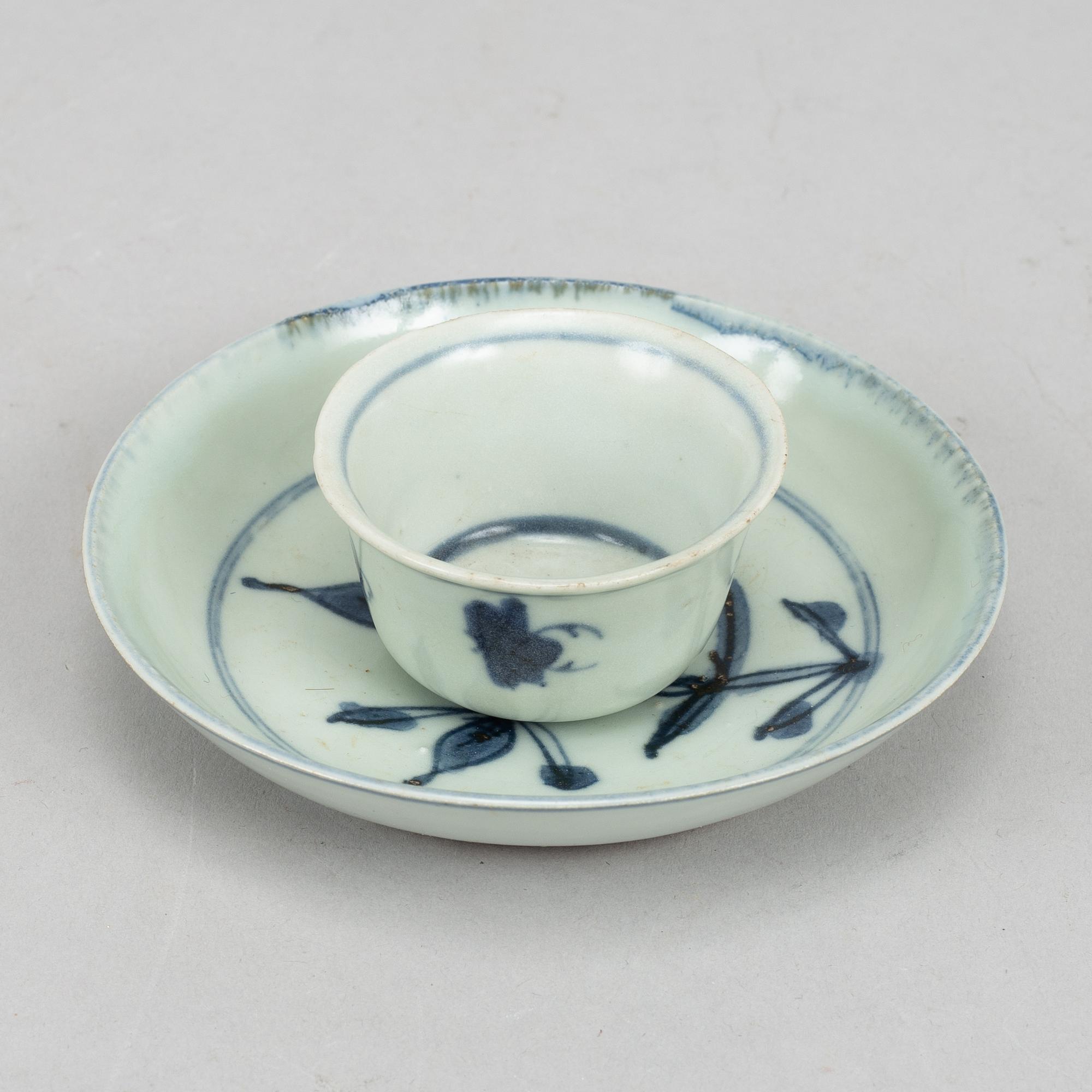 A set with three wine cups and three small dishes, Ming dynasty (1368-1644).
