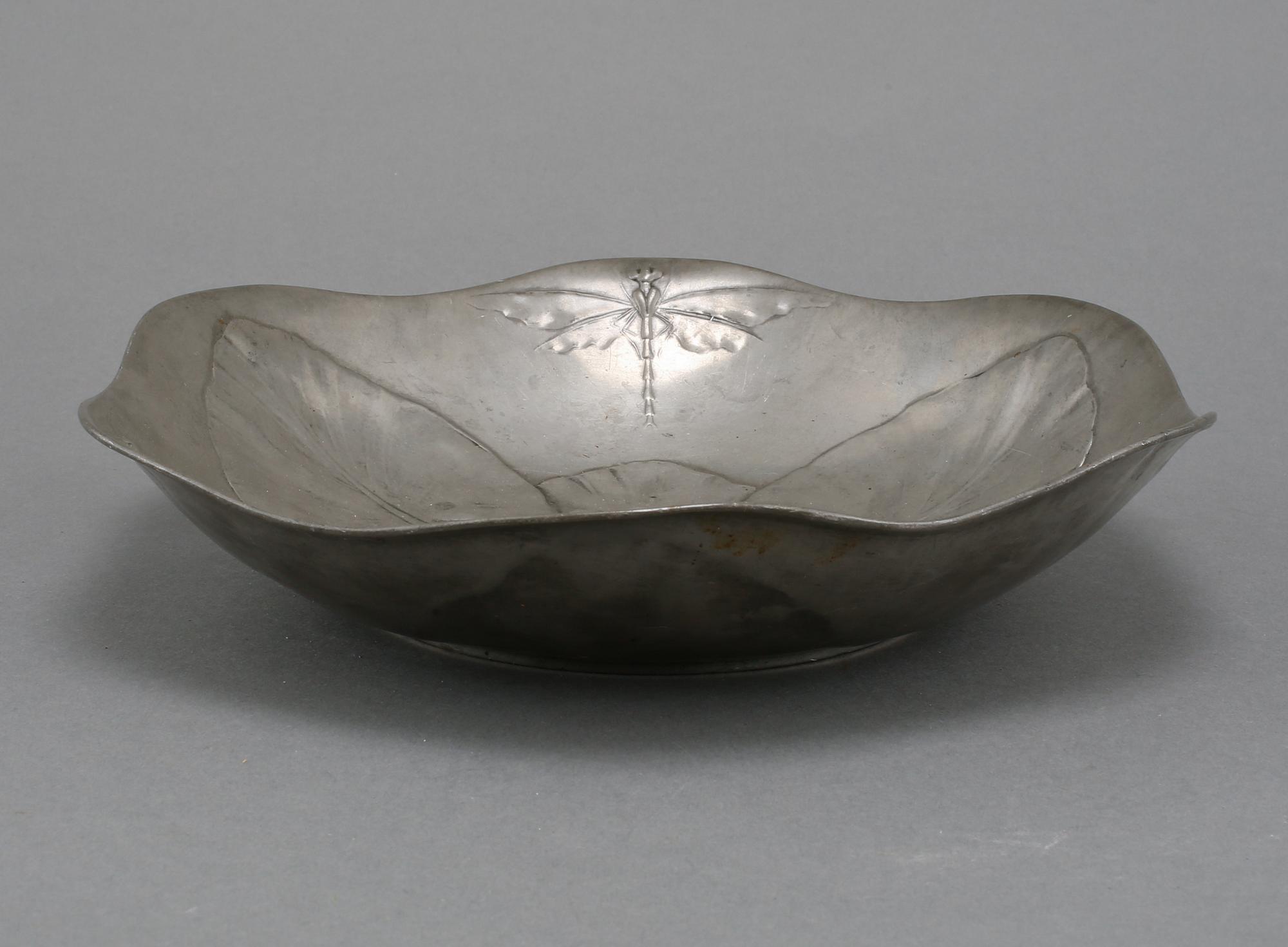 SKÅLFAT, Kayserzinn, jugend, 1900-talets första del.