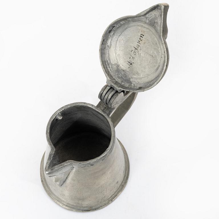 Measure vessel, pewter, half-quart by Gudmund Östling, Vimmerby, 1788 with an earlier lid.