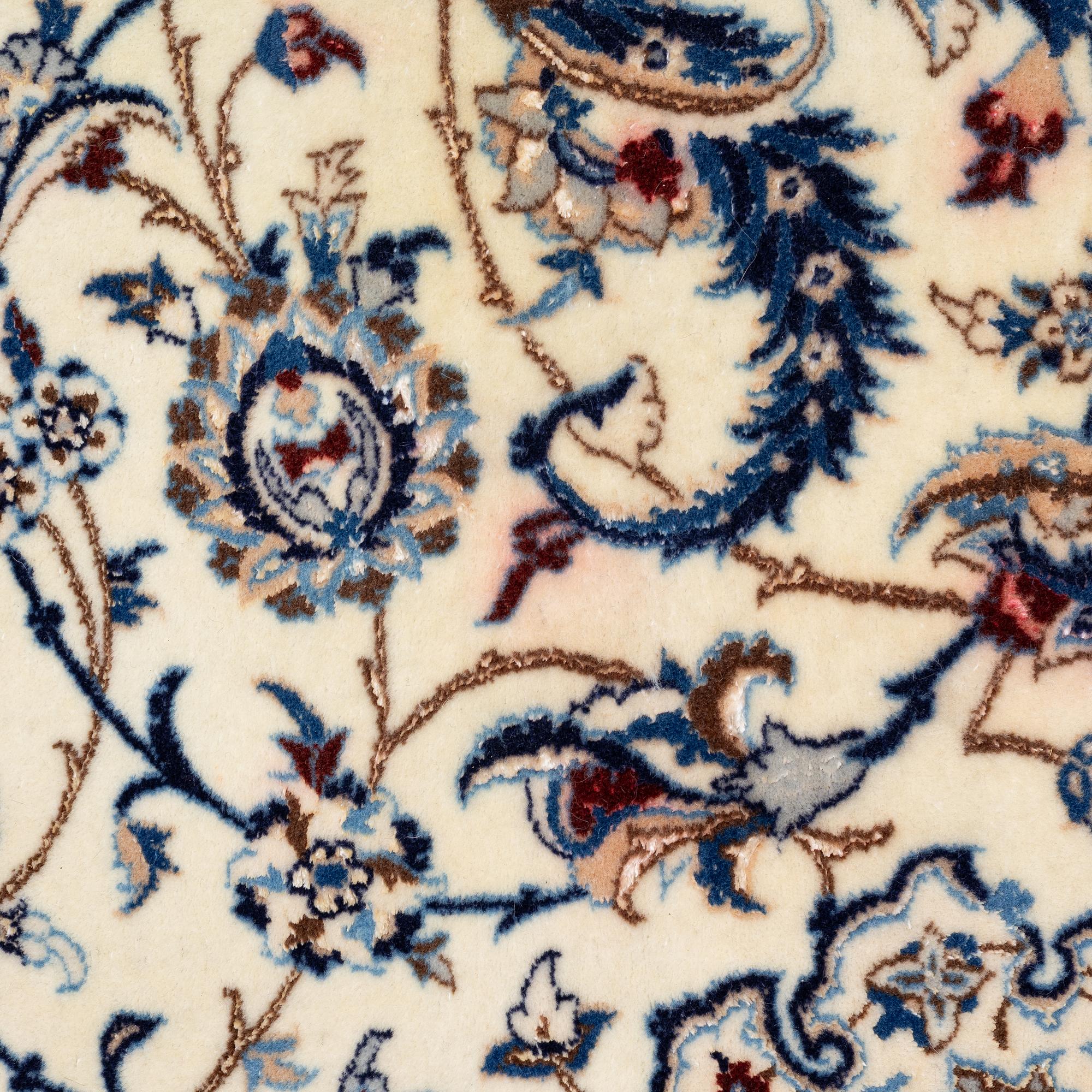 Carpet, Nain, 263 x 370 cm.