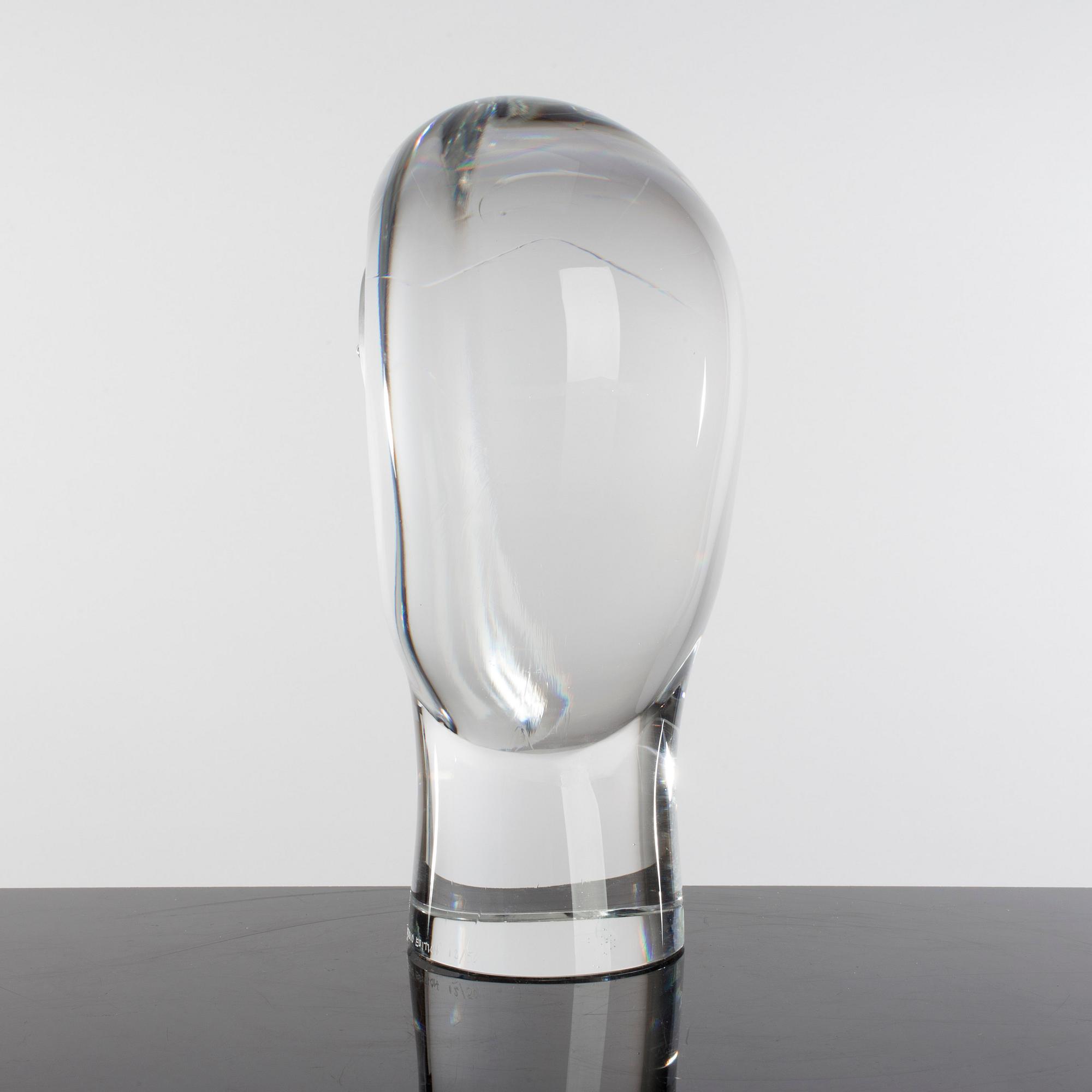 A GLASS SCULPTURE by Görfan Wärff, Kosta Boda.