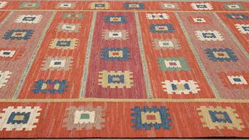 Märta Måås-Fjetterström, A CARPET, "Röd grön äng", flat weave, ca 301 x 202,5 cm, signed AB MMF.