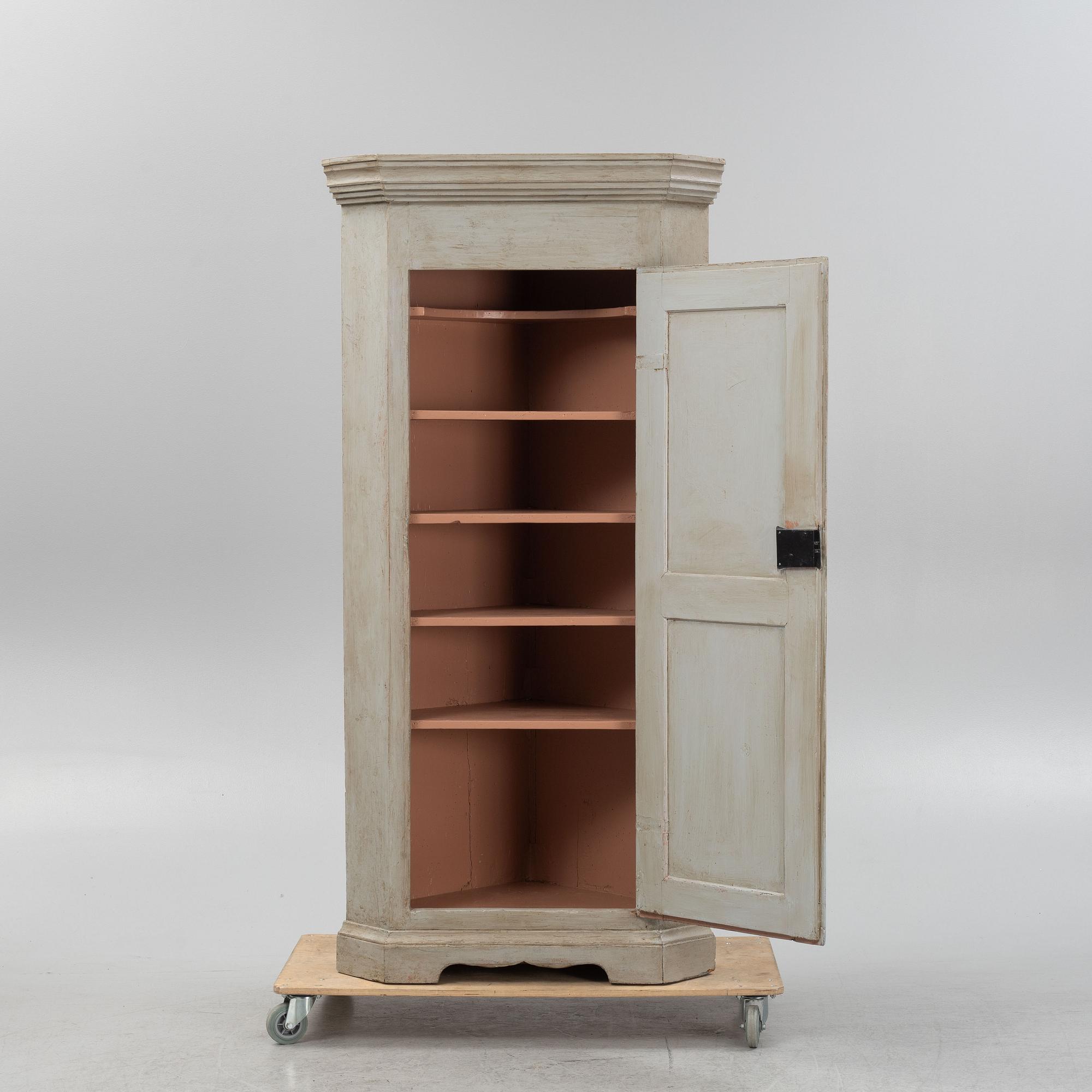 Hörnskåp, 1800-tal.