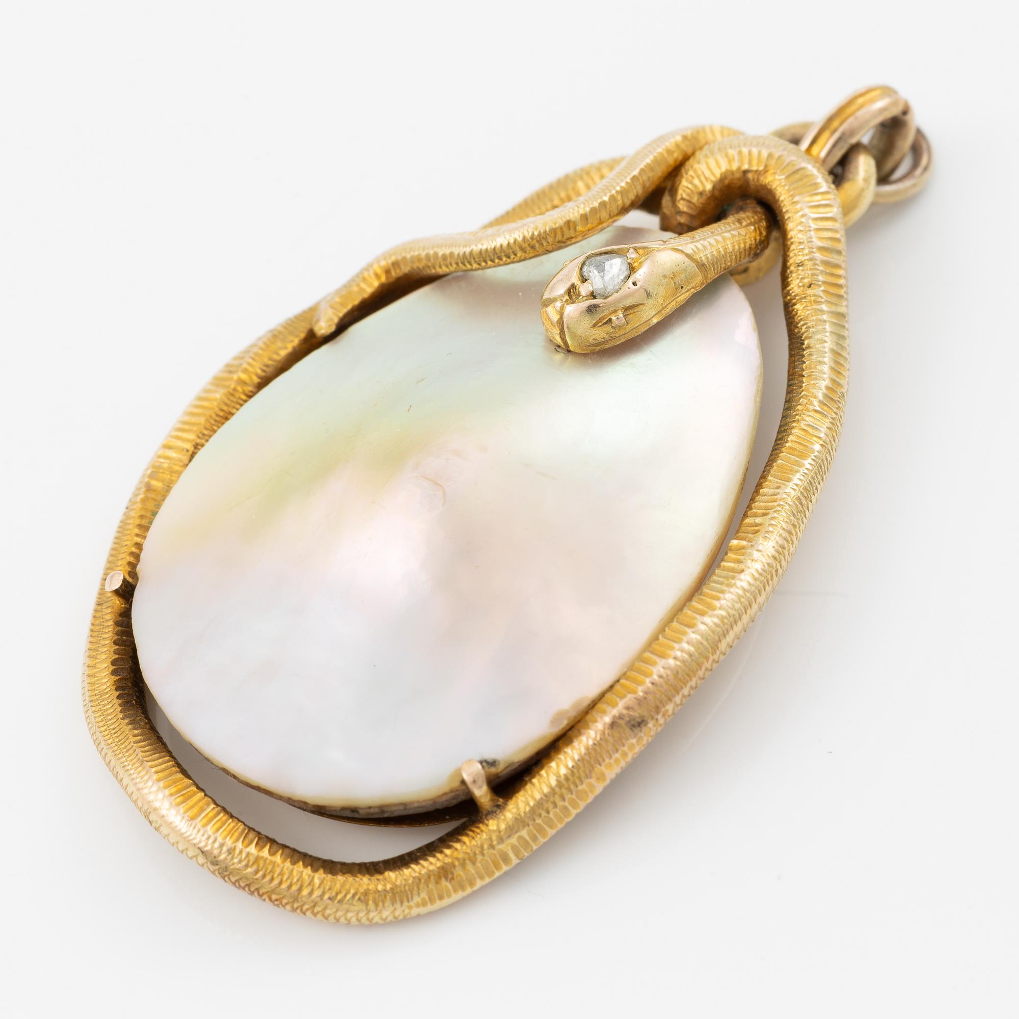 Hänge 14K guld med pärlemor och en rosenslipad diamant.
