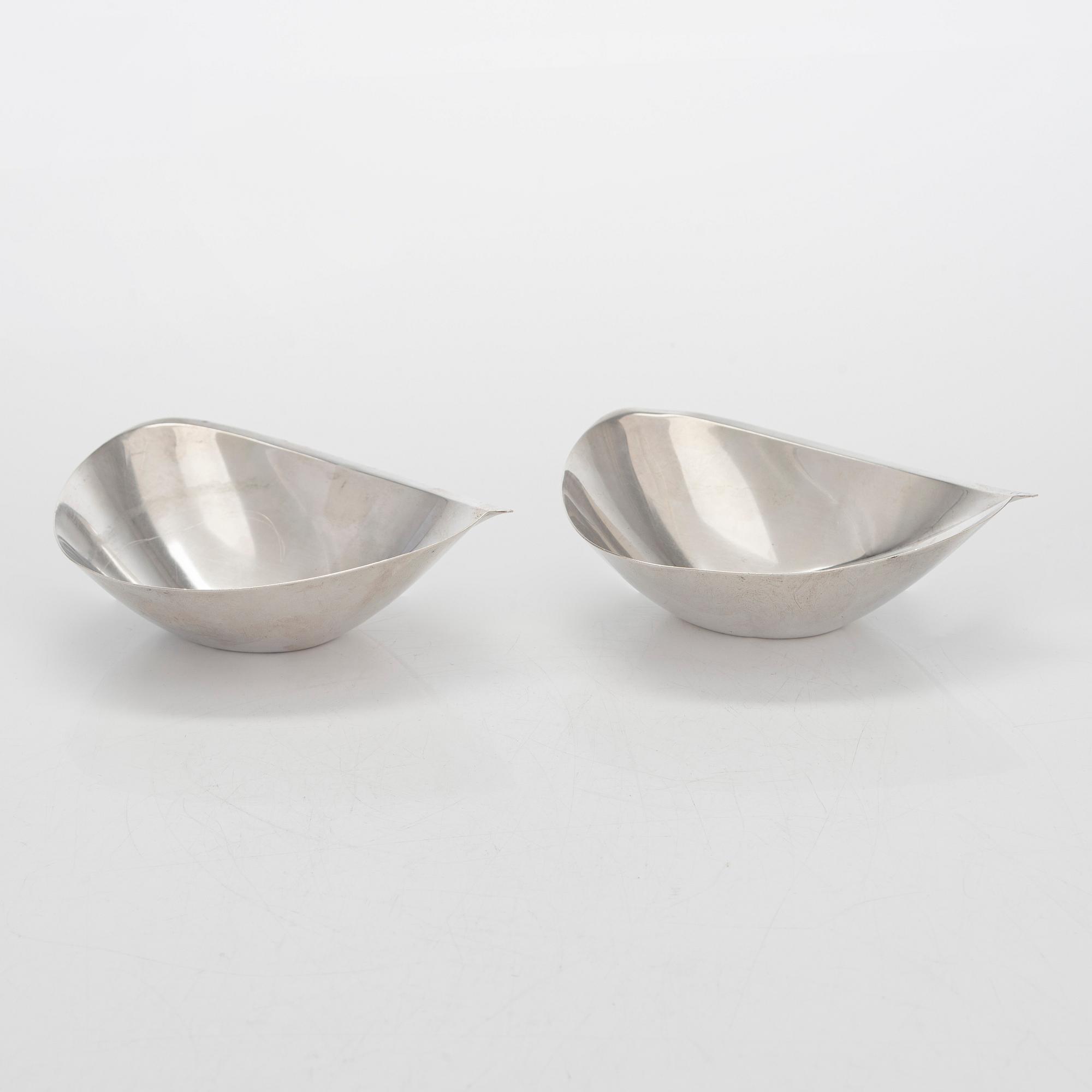 Tapio Wirkkala, two silver bowls, marked TW, Kultakeskus, Hämeenlinna 1960.