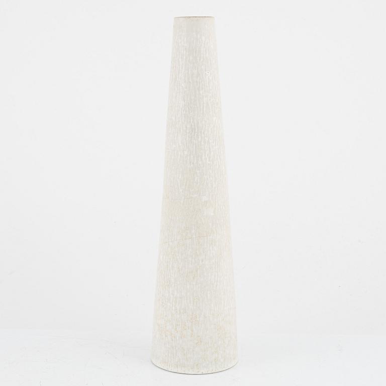 Carl-Harry Stålhane, 2 vaser, 2 skålar samt Gunanr Nylund, kanna, Rörstrand.