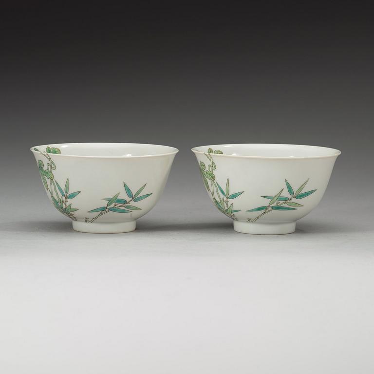 A pair of bowls, Republic (1912-49) with the mark of Jiaqing.