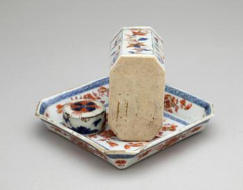 TEDOSA samt FAT, porslin, Qianlong, Kina 1700-tal.