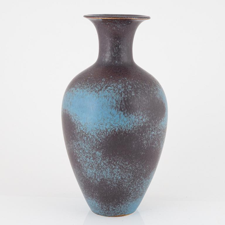 Gunnar Nylund, a model 'AKT' stoneware vase, Rörstrand, 1950's-60's.