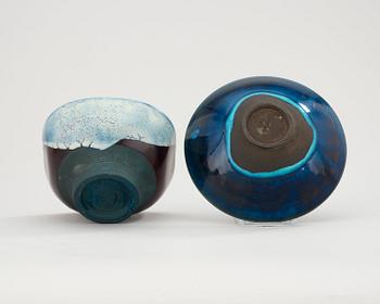 WILHELM KÅGE, skålar, 2 st, farstagods, Gustavsberg 1936 och 1939.