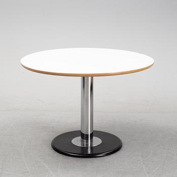 A round table by Börge Lindau, secpnd half of the 20th Century.