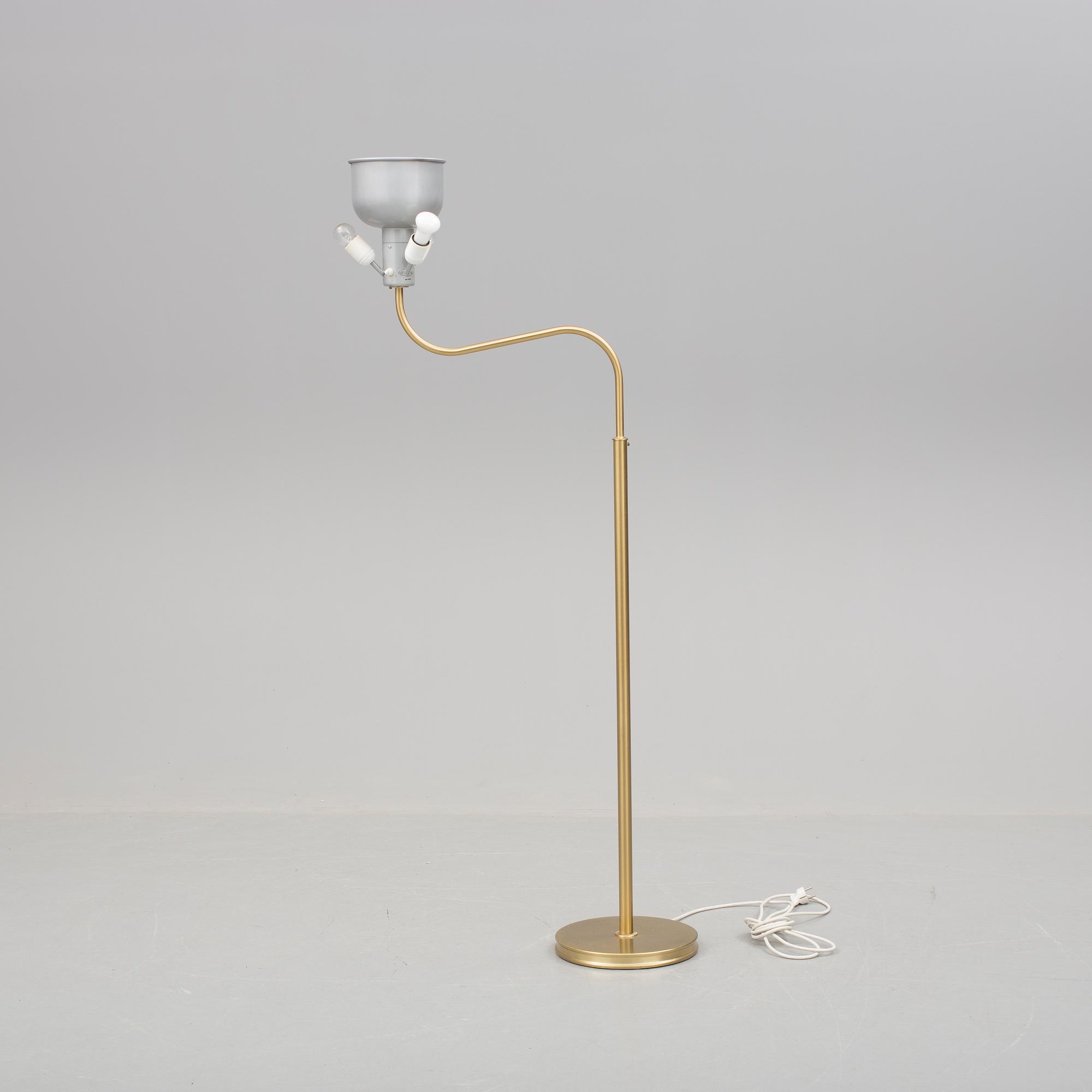 GOLVLAMPA "Stora kamelen", modell 2368, Josef Frank, Svenskt Tenn.