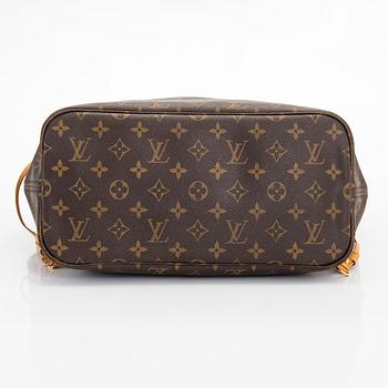 Louis Vuitton, a Monogram Canvas 'Neverfull MM' bag.