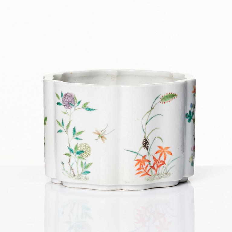 A Chinese famille rose flower pot, Republic period, 20th Century.
