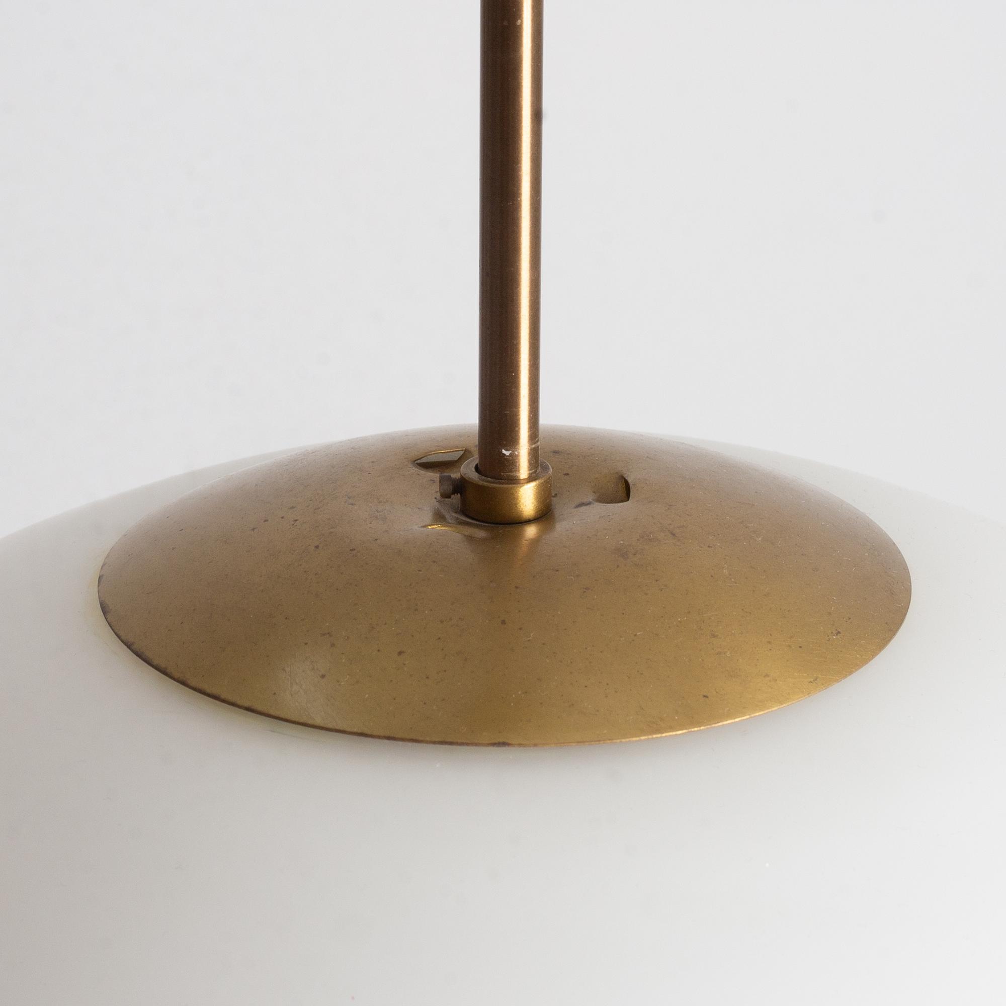 Harald Notini, eller Uno Westerberg, taklampa, modell "11907", Arvid Böhlmarks Lampfabrik, Stockholm, 1950-tal.