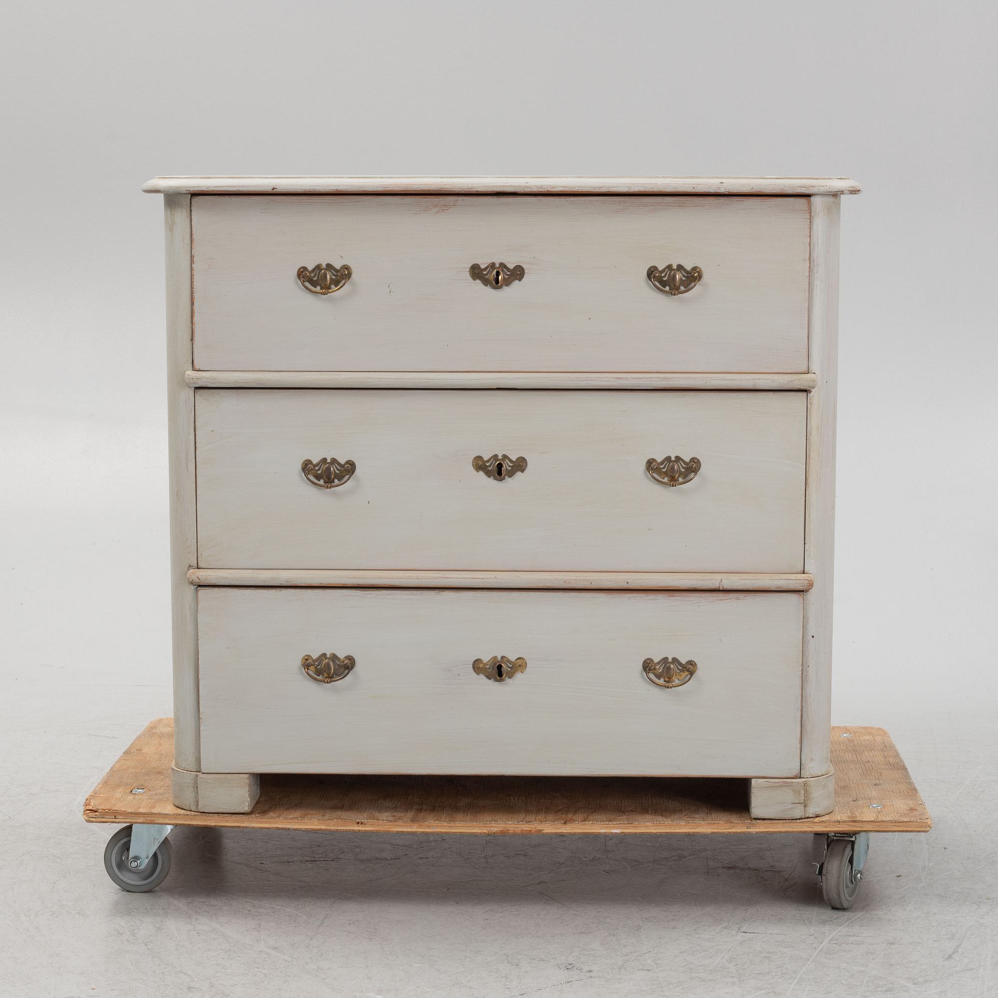 A chest of drawers, late 19th Century.