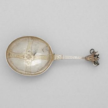 271. A Swedish 18th century parcel-gilt silver spoon, mark of Lars Pihl, Västervik (1730-1755).