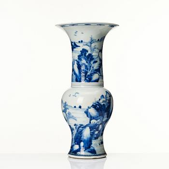 A Chinese blue and white 'yenyen' vase, Qing dynasty, Kangxi (1662-1722).