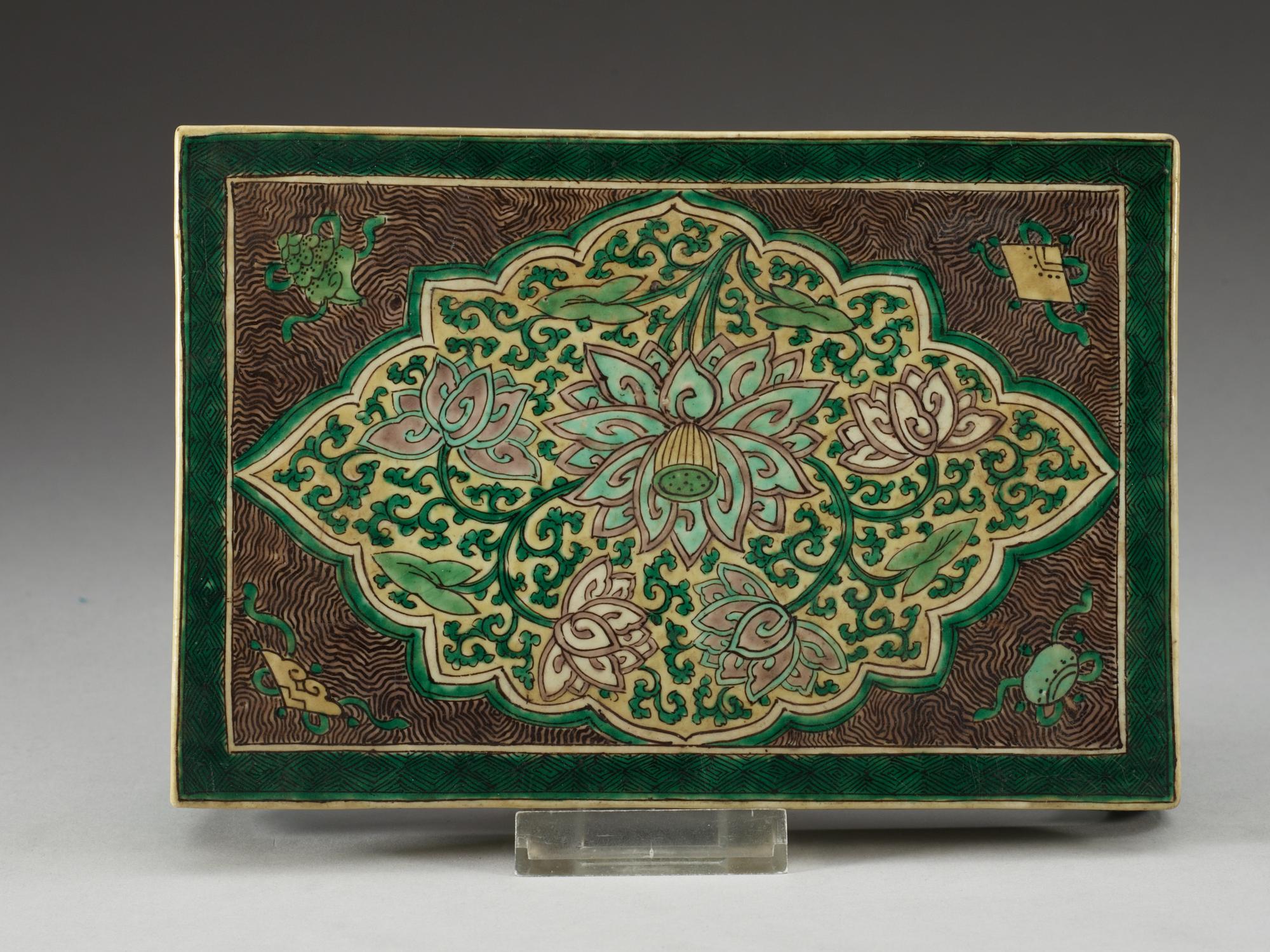BORDSSTÄLL, porslin. Qing dynastin, Kangxi (1662-1722).