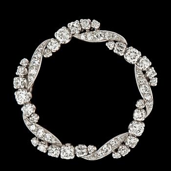 903. A brilliant- and single-cut diamond brooch, total carat weight circa 1.30 cts.
