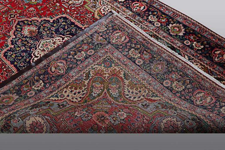 Matto, Tabriz, ca 295 x 195 cm.