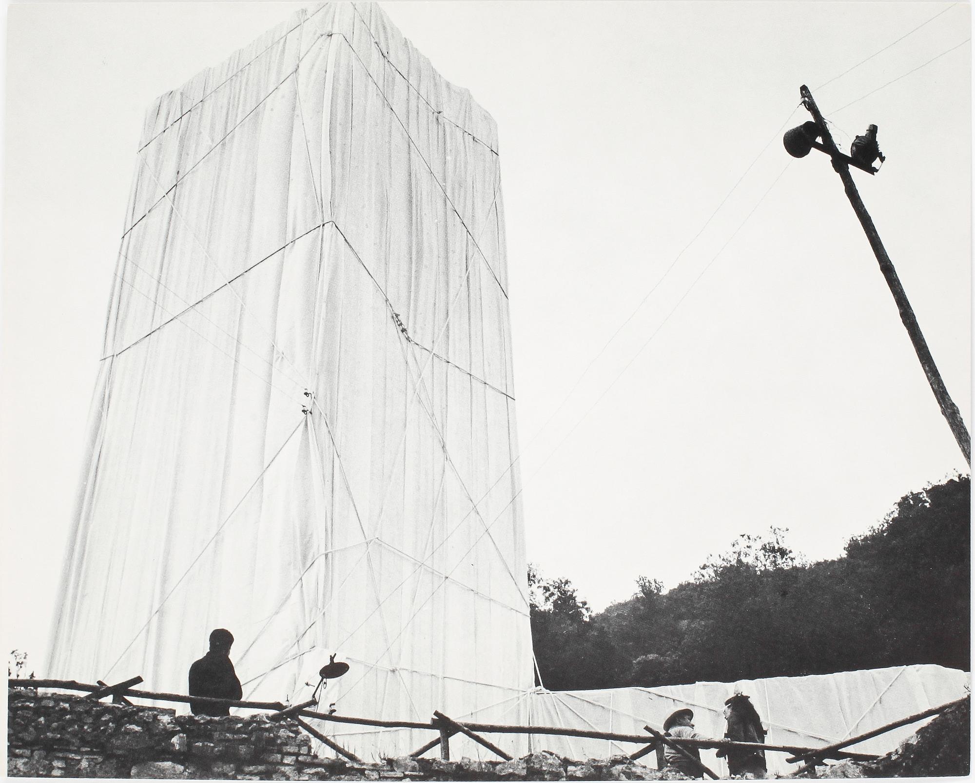 CHRISTO, offsettryck, 9 st, "Packed Tower, Spoleto, Italy 1968.".