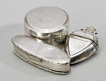 DOSOR, 3 st, silver, bl a Stockholm, 1917. Tot vikt 100 gram.