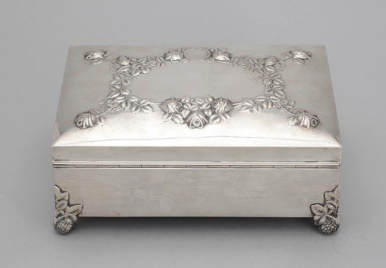 SKRIN, silver, C G Hallberg, Stockholm 1918. Total ca 3076g.
