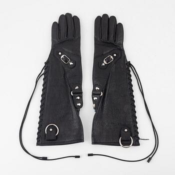 Balenciaga, a pair of gloves, size 6-½.