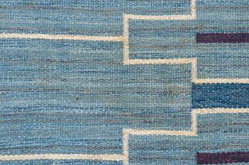 A carpet, flat weave, ca 300 x 194 cm, Sweden.