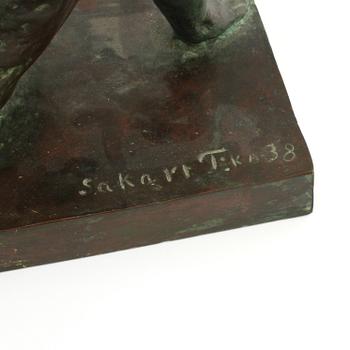 SAKARI TOHKA, skulptur, patinerad brons, signerad och daterad -38.