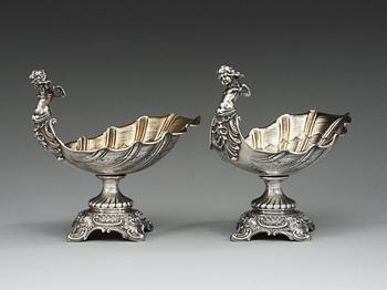 A pair of Swedish 19th century parcel-gilt bowls, makers mark of Gustaf Möllenborg, Stockholm 1894.