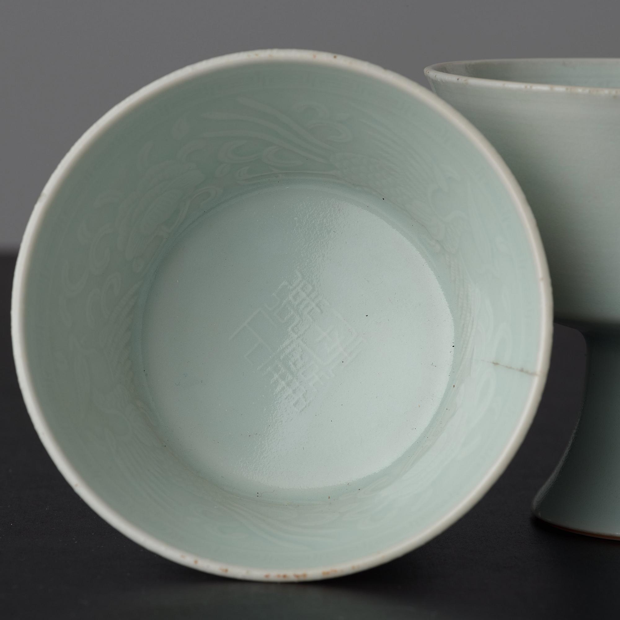 STEMCUPS ett par, porslin. Kina, 1900-tal med Yongzhengs märke.