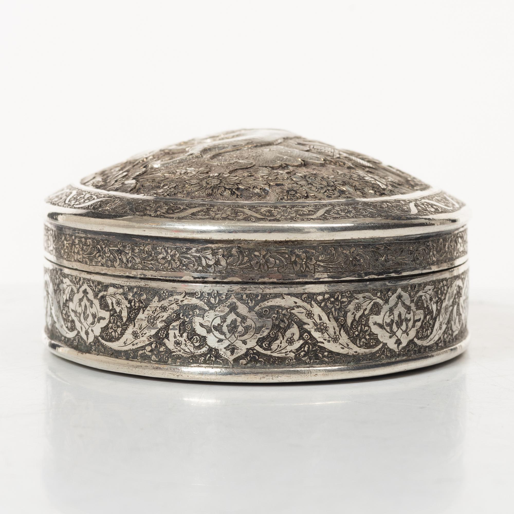 Ask med lock, silver, Persien (Iran), sen Qajardynasti / tidigt 1900-tal.