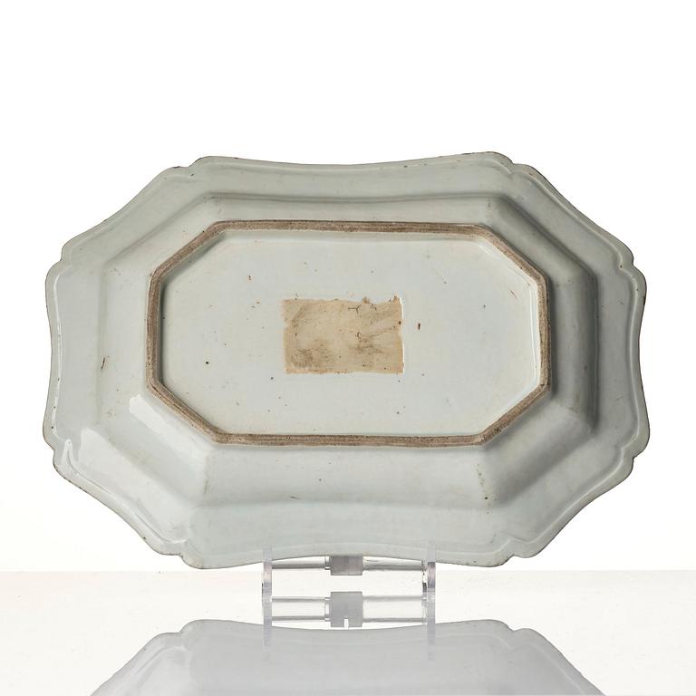 A blue and white dinner service, Qing dynasty, Qianlong (1736-95).  (45 pieces).