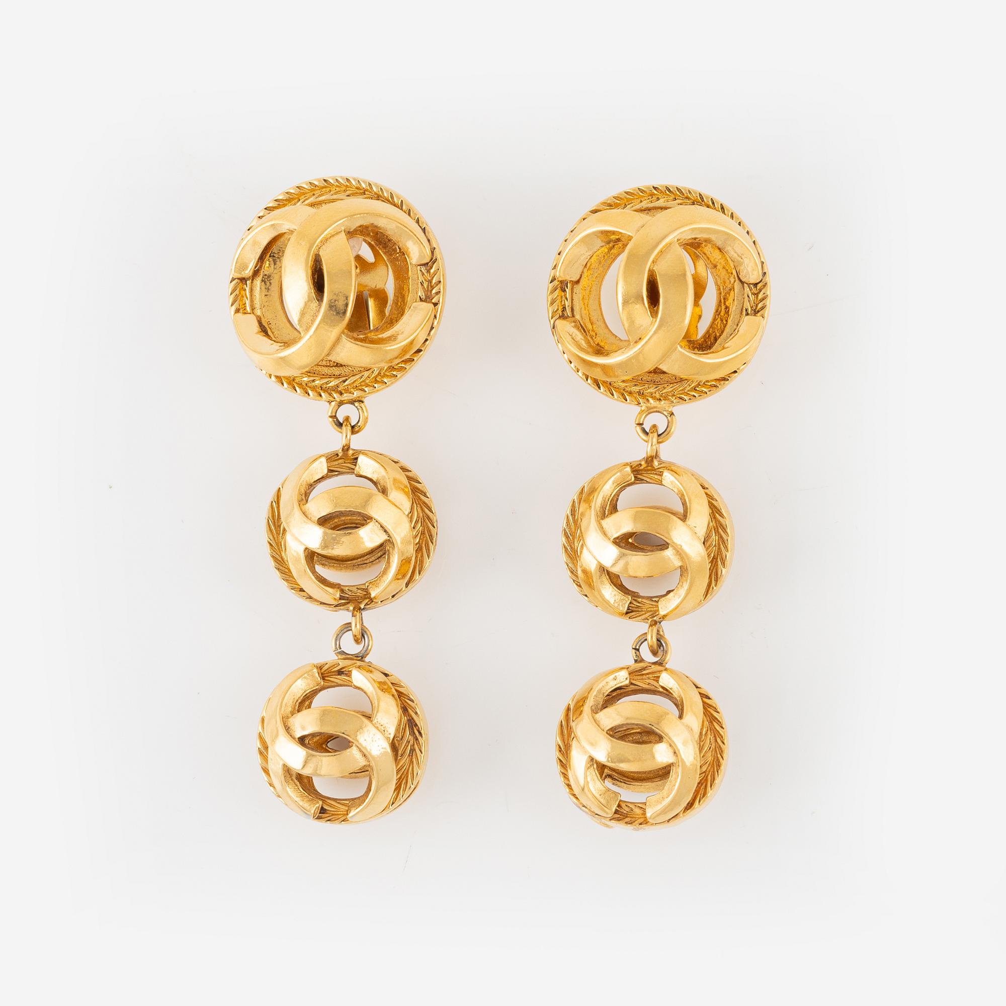 Chanel, earrings, 1970-80s.