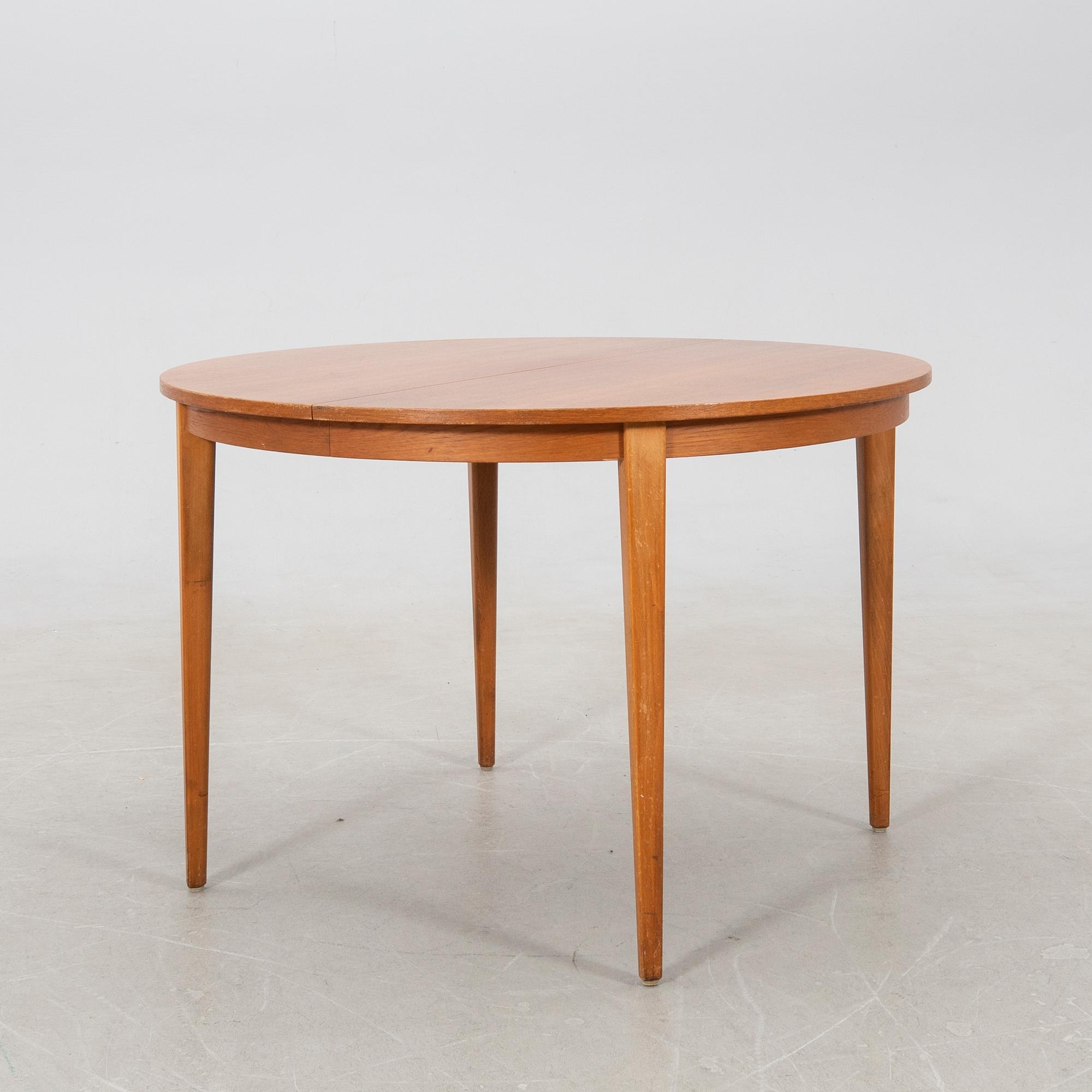 Matbord 1900-talets mitt.