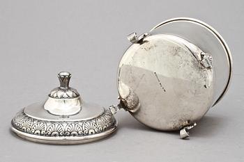 BONBONNIERE, silver, H Müller, Stockholm, 1925. Vikt ca 259 g.