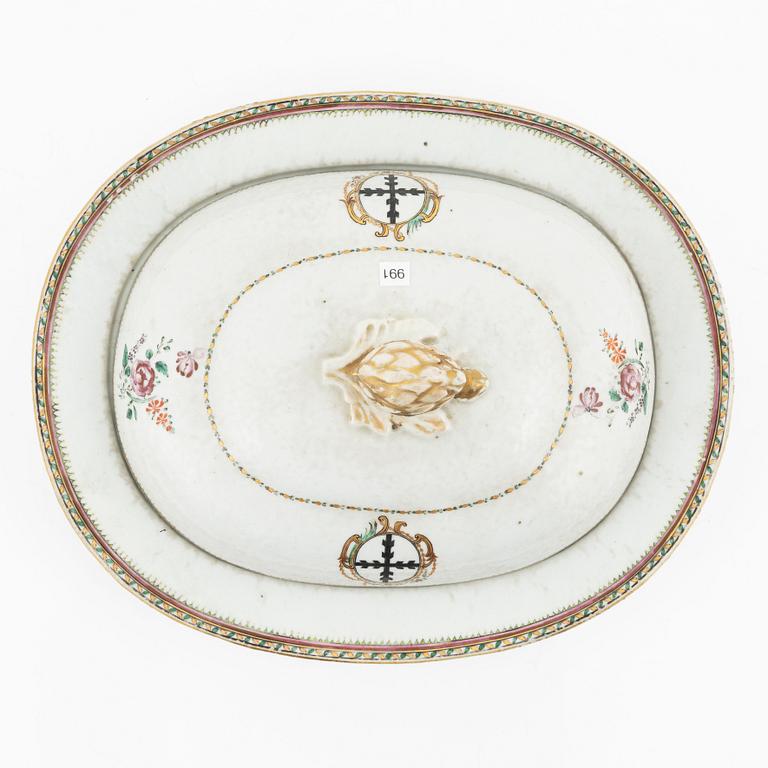 A famille rose armorial dish with cover, Qing dynasty, Qianlong (1736-95).