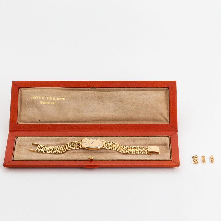 Patek Philippe, Golden Ellipse, wristwatch, 27 x 32 mm.