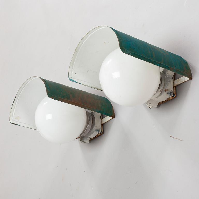 A pair of wall lamp / outdoor lightings by Idman, Finland, 1970s.