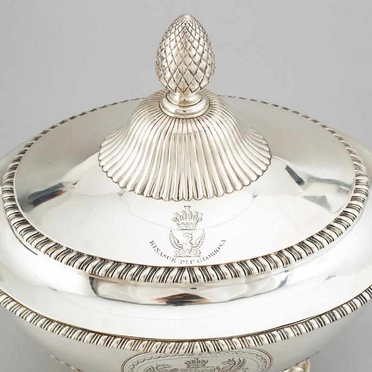 An English 18th century silver tureen, mark of Andrew Fogelberg, London 1773.