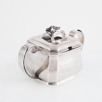 A Swedish Sterling Silver Lidded Sugar Bowl, mark of Atelier Borgila, Stockholm 1941.