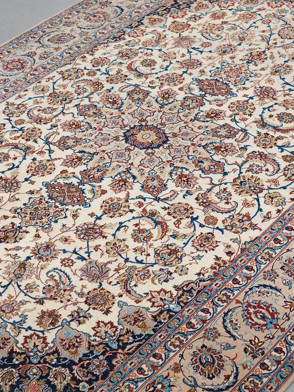 MATTA old Isfahan, märkt Davari, ca 318,5 x 206,5 cm.