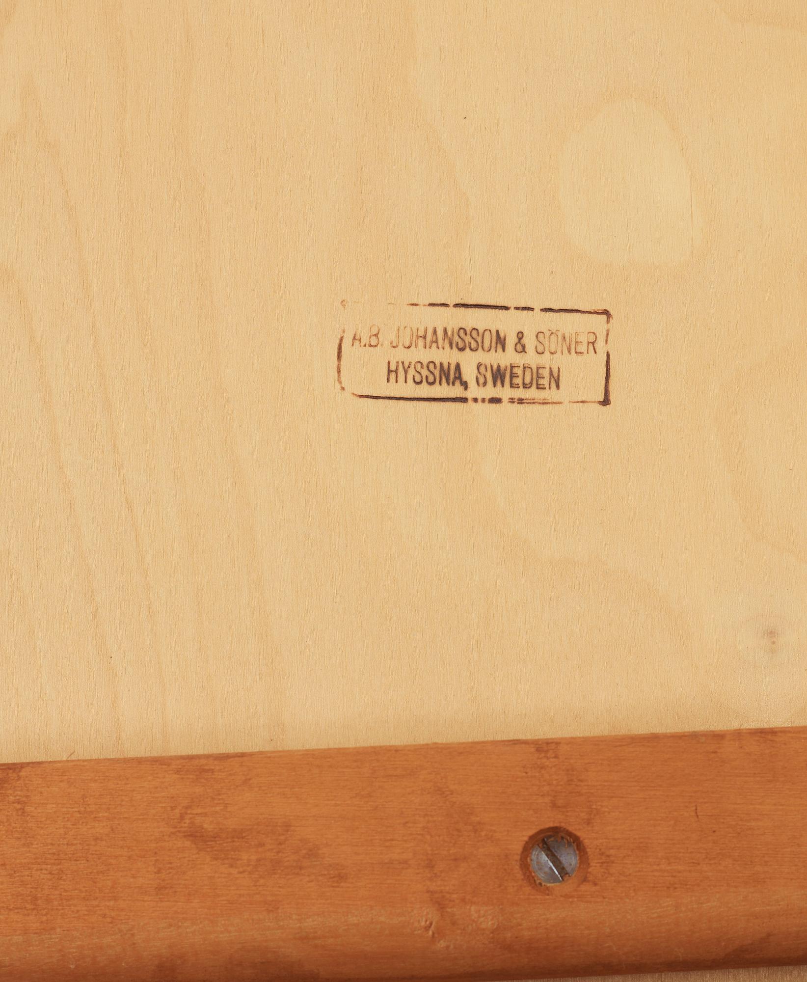 SKRIVBORD samt KARMSTOL, Johansson & Söner, Hyssna, 1950/1960-tal.
