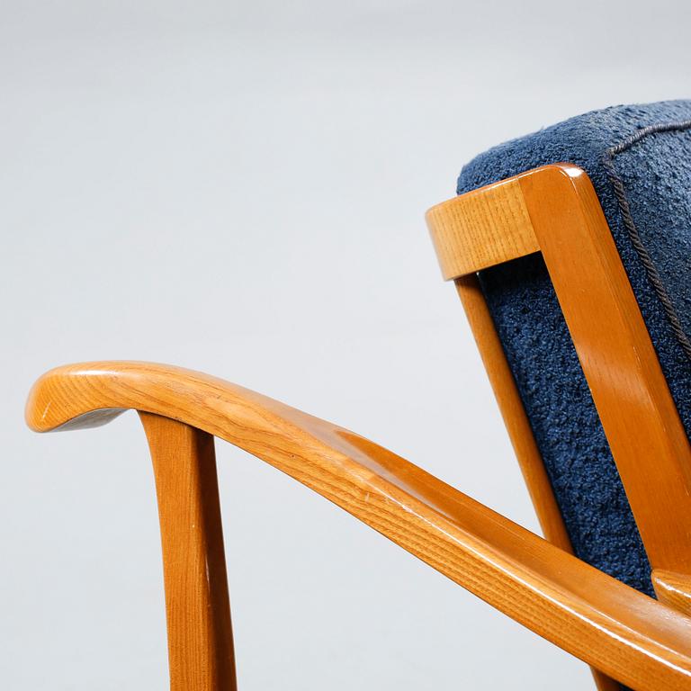 A pair of lounge chairs, deisgned by Svante Skogh for Förenade Möbelfabriken in Linköping, 1940s.